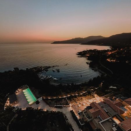 Diapori Suites Hotel Kardhamili Exterior foto